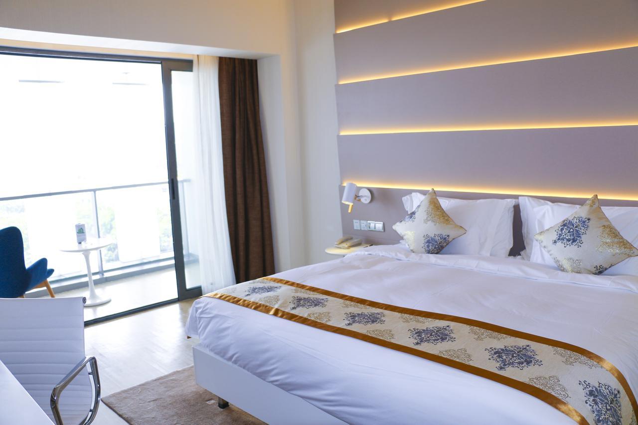 Sanya Phoenix Airport Hotel Екстер'єр фото